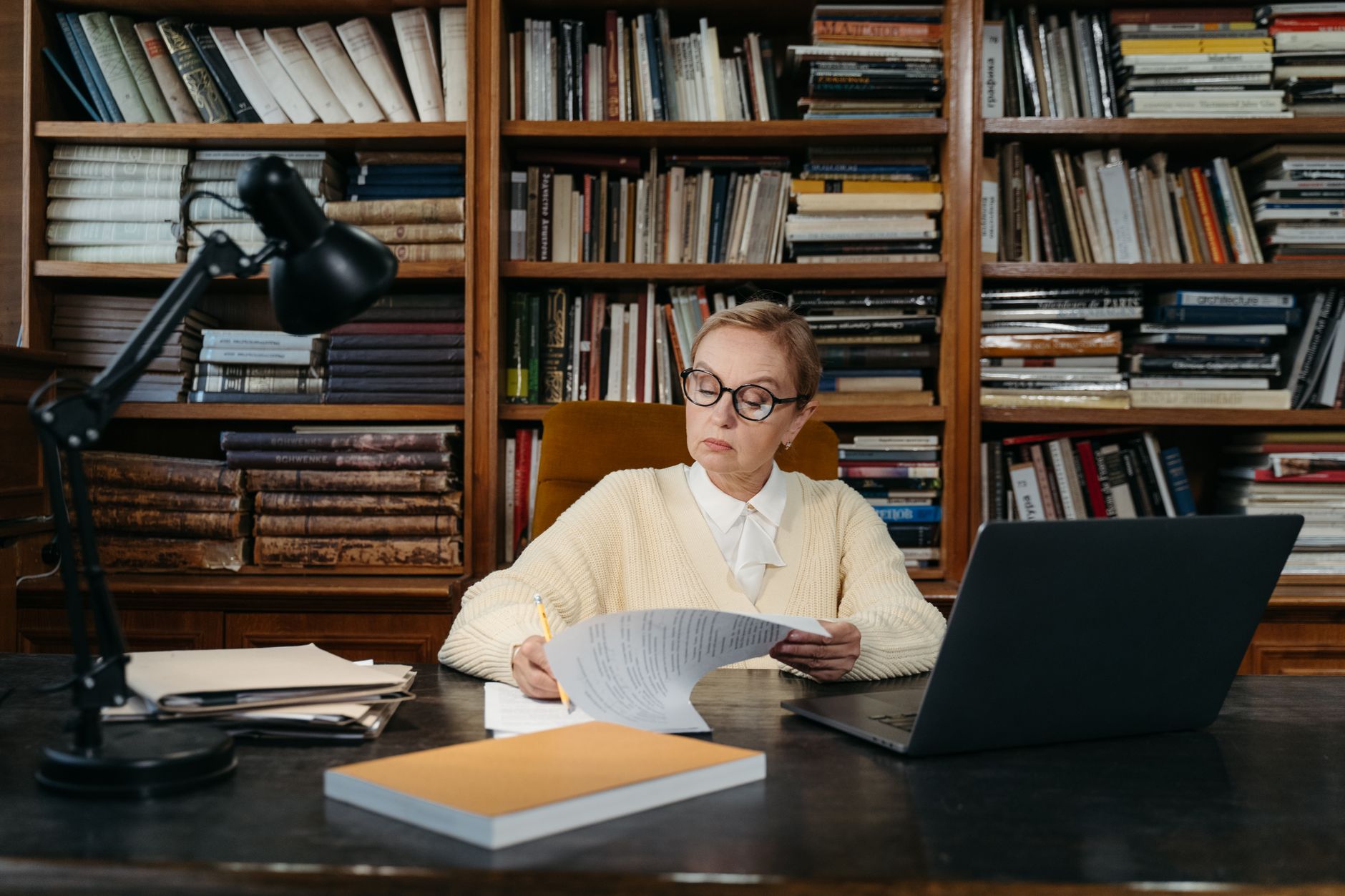 AI for Research: AIZora’s AI Research Assistant to Research Smarter & Discover Faster