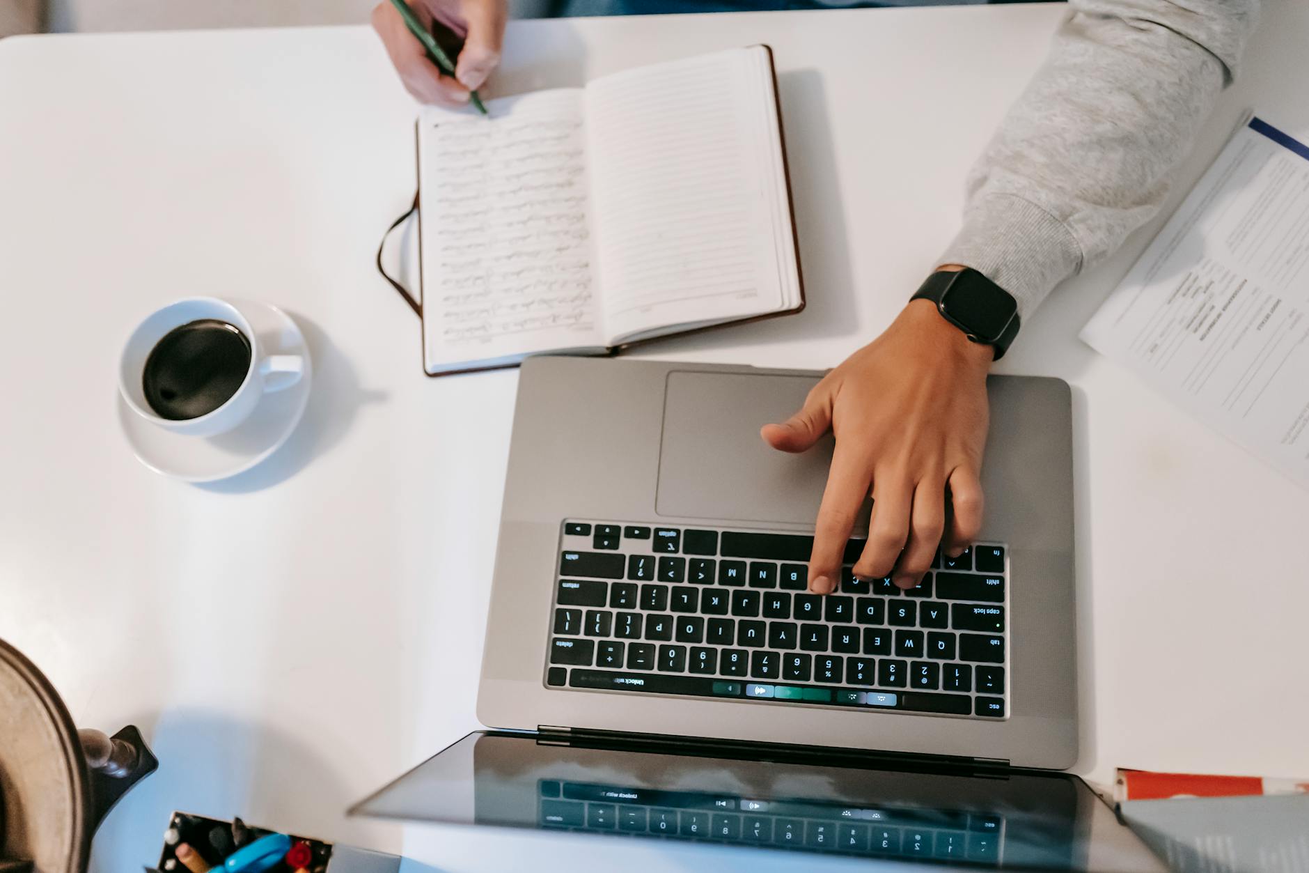 AI for Writing: Write Smarter, Faster, and Better with AIZora’s AI Writing Assistant
