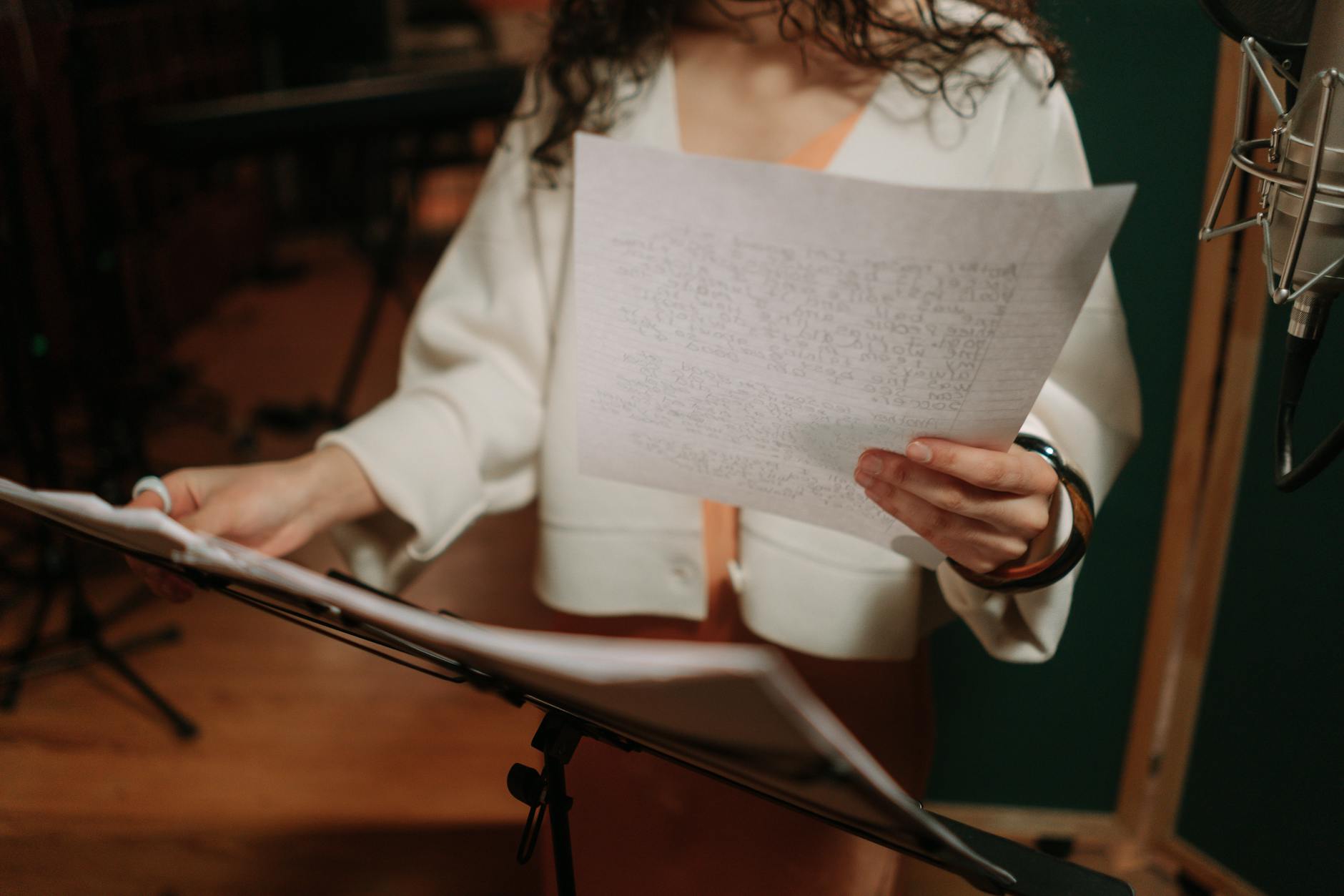 AI Song Lyrics Generator: Write Original Song Lyrics Fast with AIZora’s AI Lyric Writer