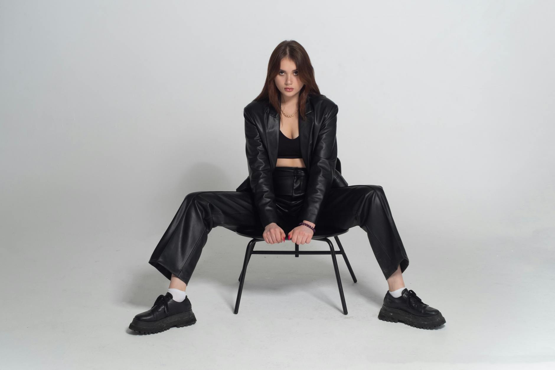 Outfit,Outfit, Fashion, Style,Outfit Ideas, Clothing,Virtual Outfit, Ward — Stylish young woman in black leather jacket posing confid